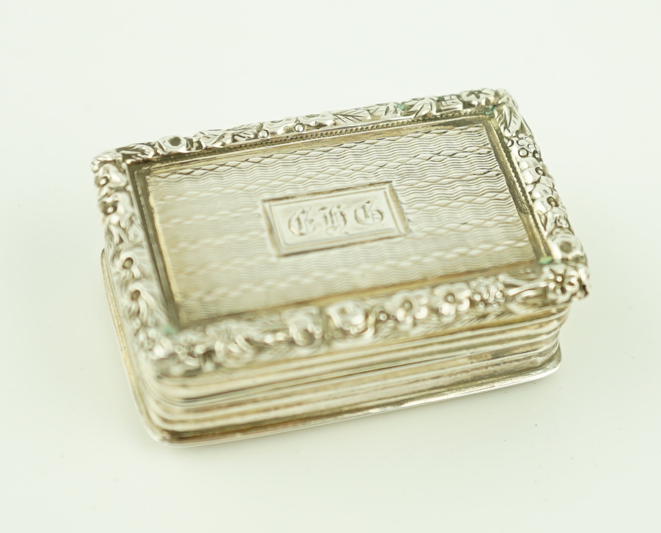 A George IV engine turned silver rectangular vinaigrette, Thomas & William Simpson